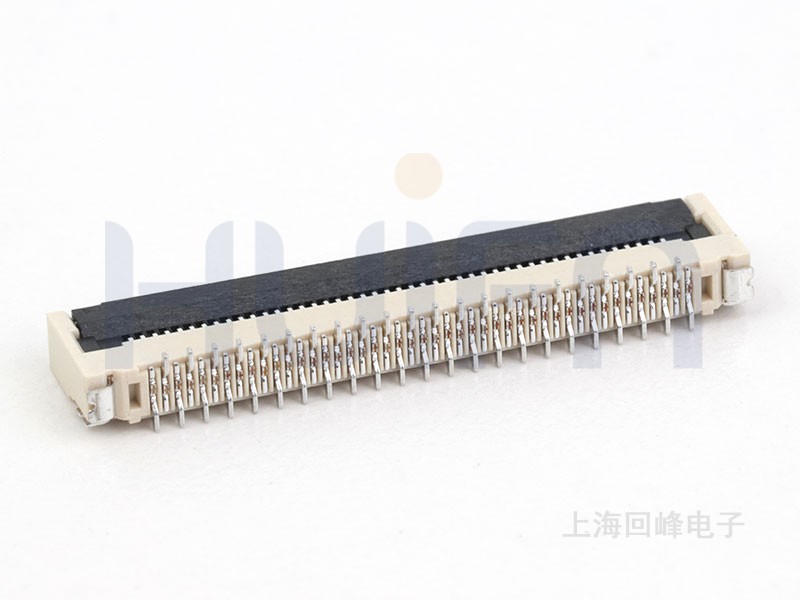 0.5mm间距 H4.5mm SMT  立贴